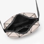 D0091P-clydekenneth鏤空丘比特單肩斜挎包(奶茶色)-預購:圖片 2