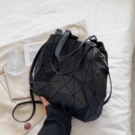 D0092P-鐳射幾何菱形格子單肩手提斜挎包-預購:圖片 4